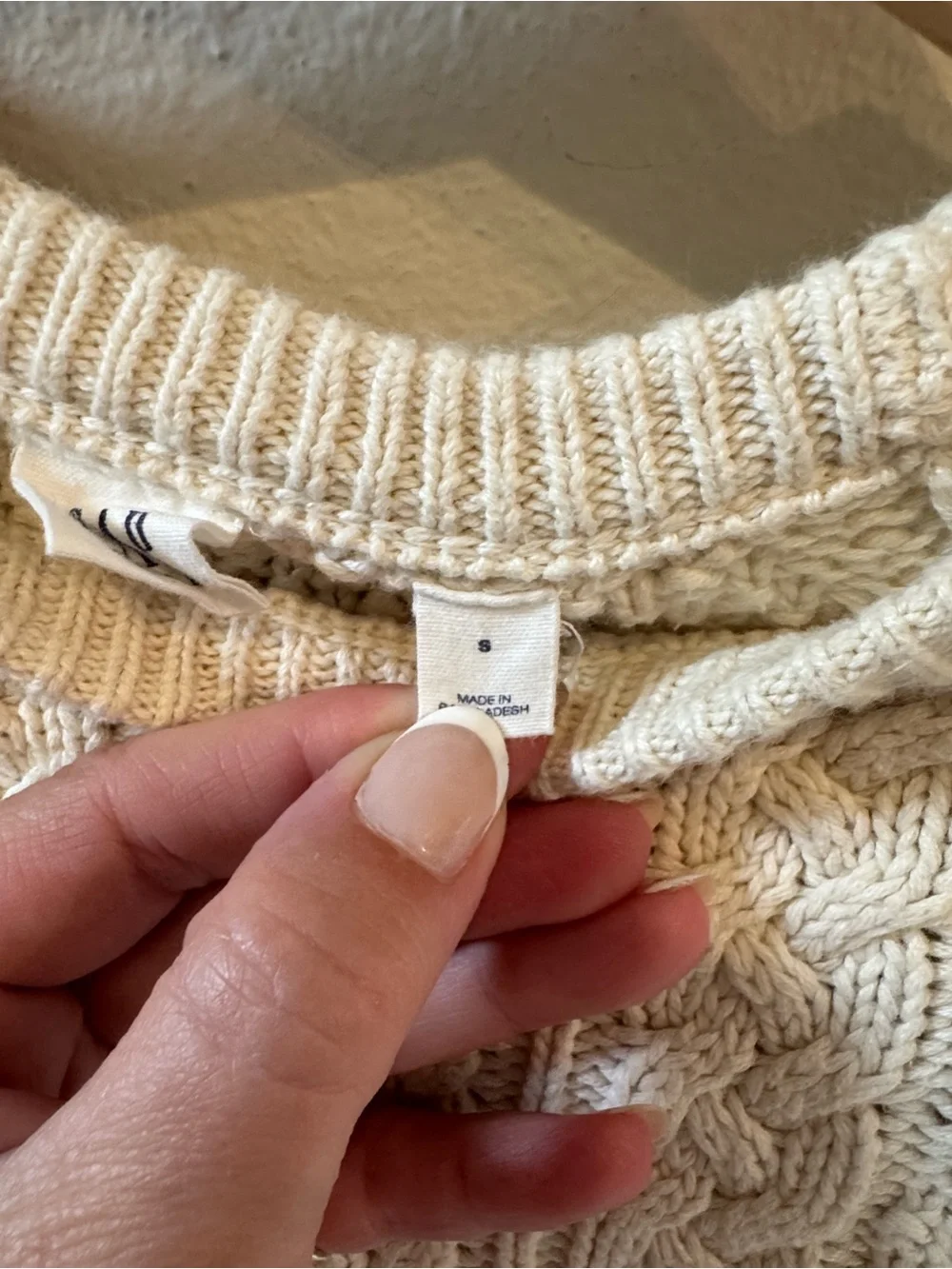 EUC Small 6/7 GAP Kids Organic White Cable-Pattern Crewneck Sweater!
